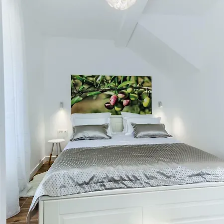 St.lucija Apartman *
